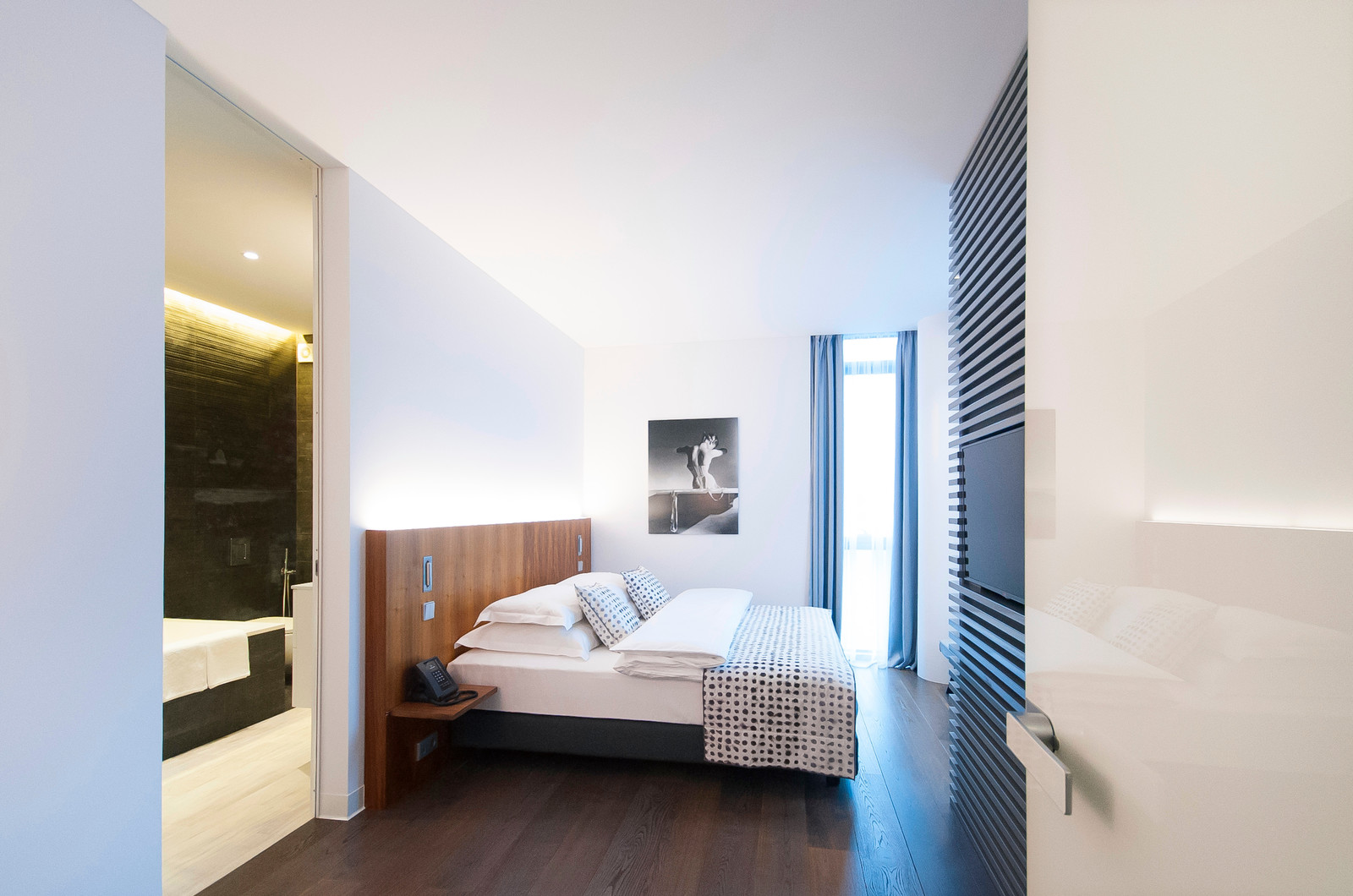 Обложка проекта: ИНТЕРЬЕРЫ / INTERIORS