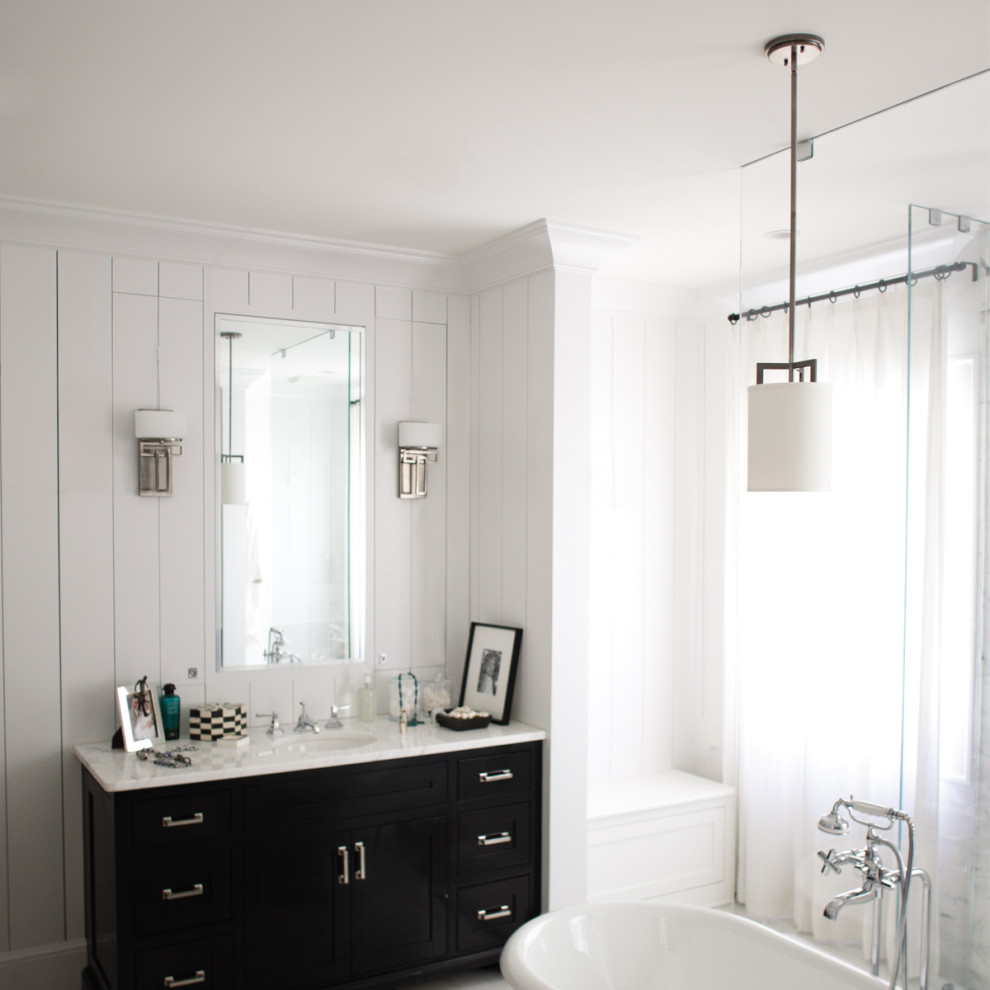 Оформление ванной комнаты бра Hinkley