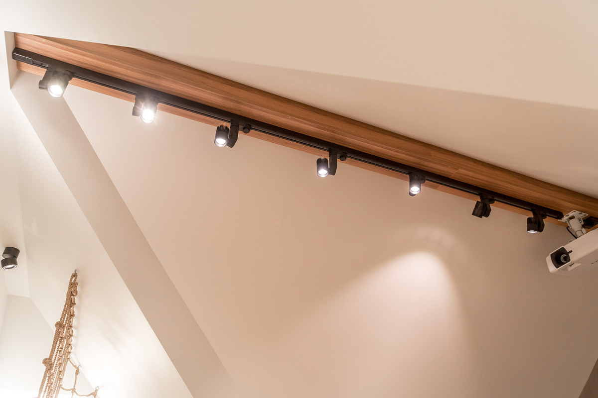 Детская с балкончиками в мансарде