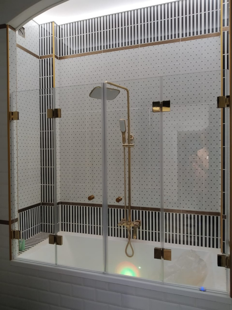 Обложка проекта: Стеклянная шторка для ванной