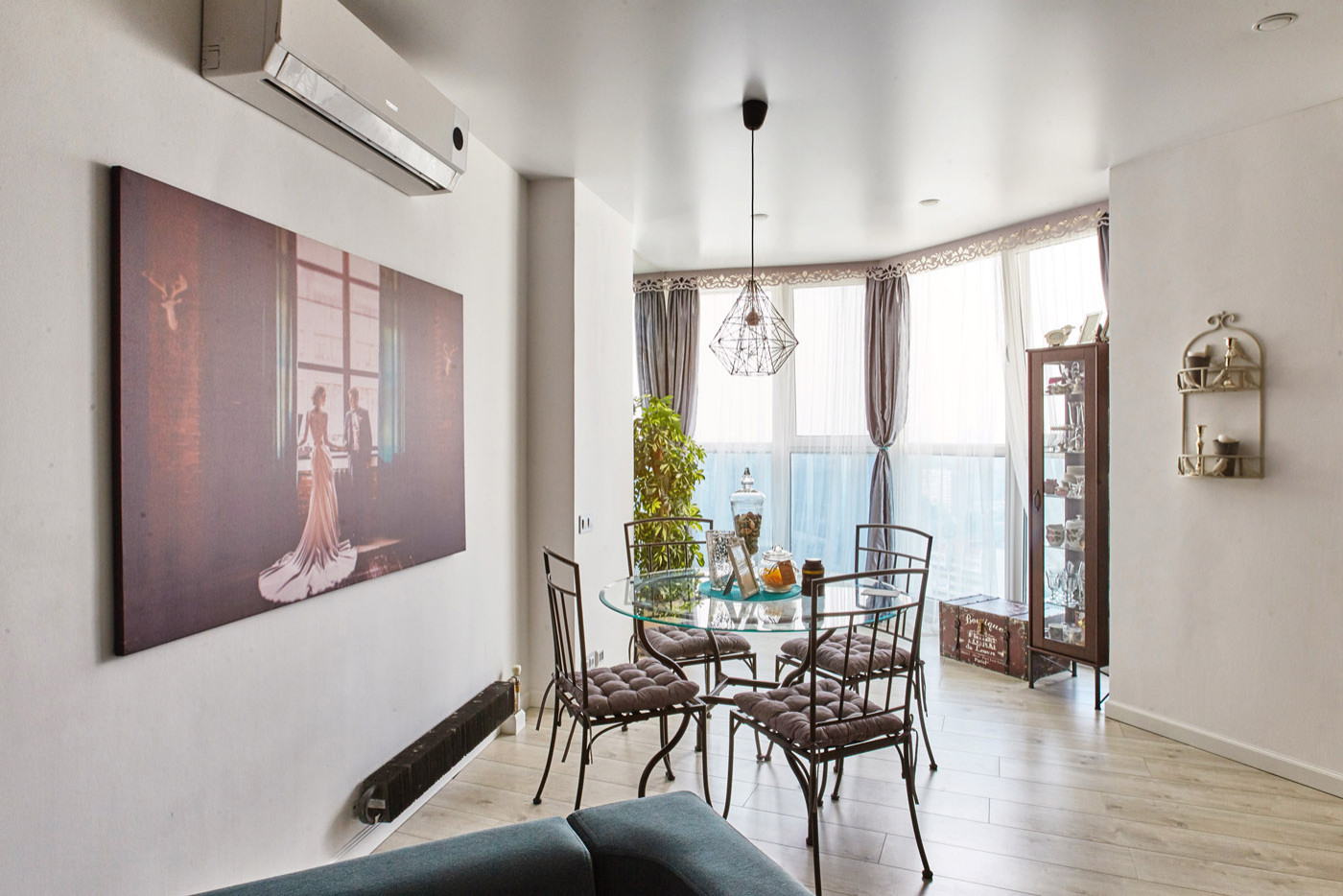 Обложка альбома: светильник