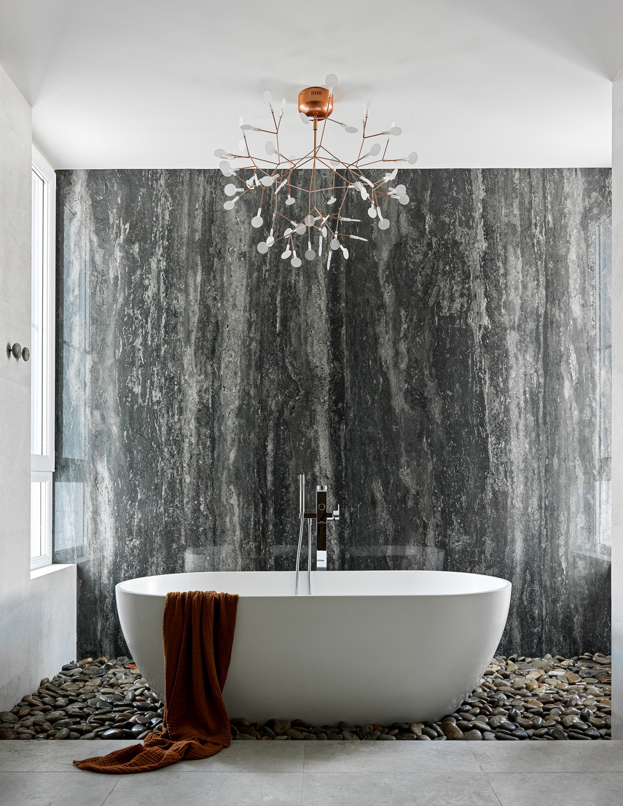 Seaside apartment with a sence of air