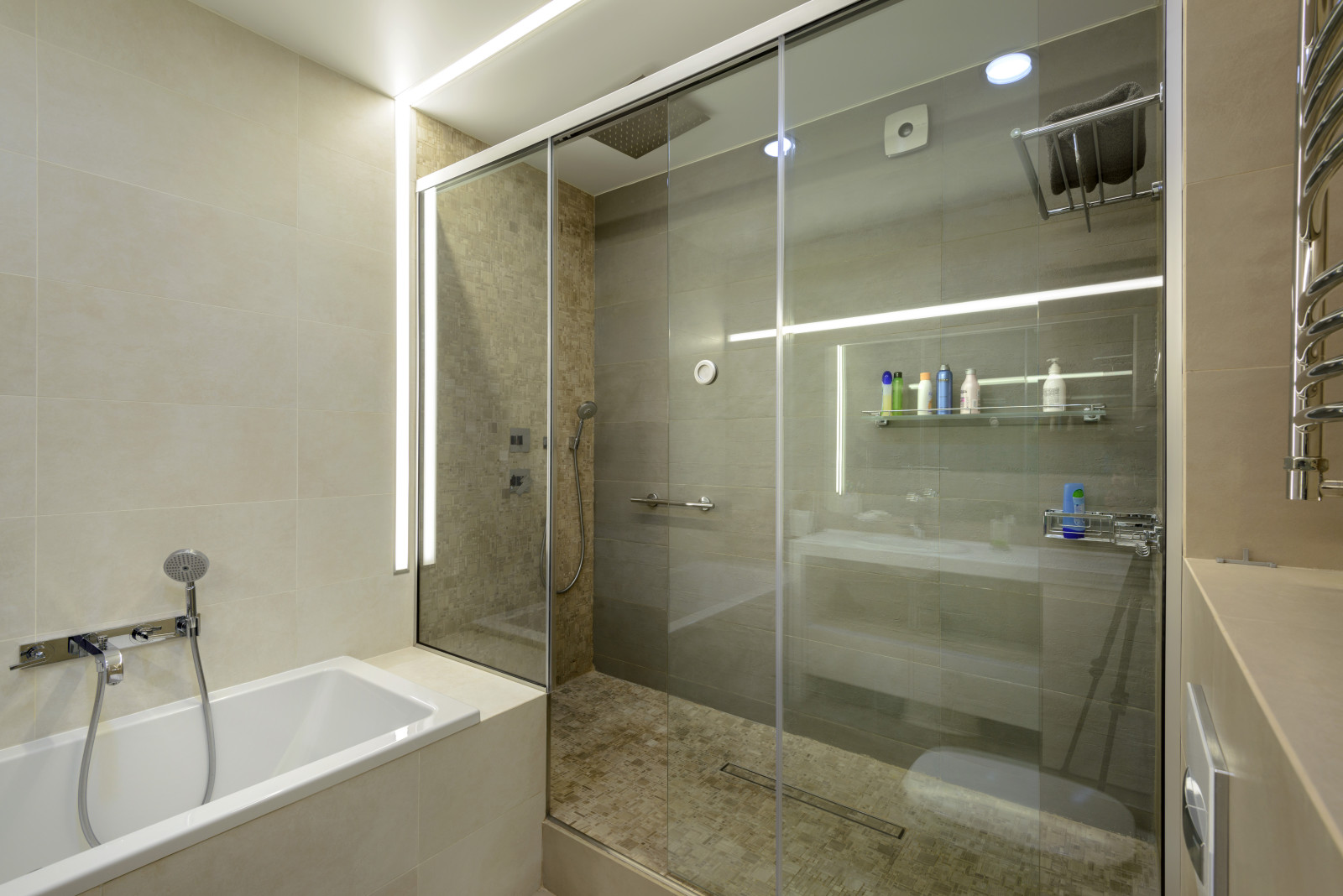 apartment with aquarium