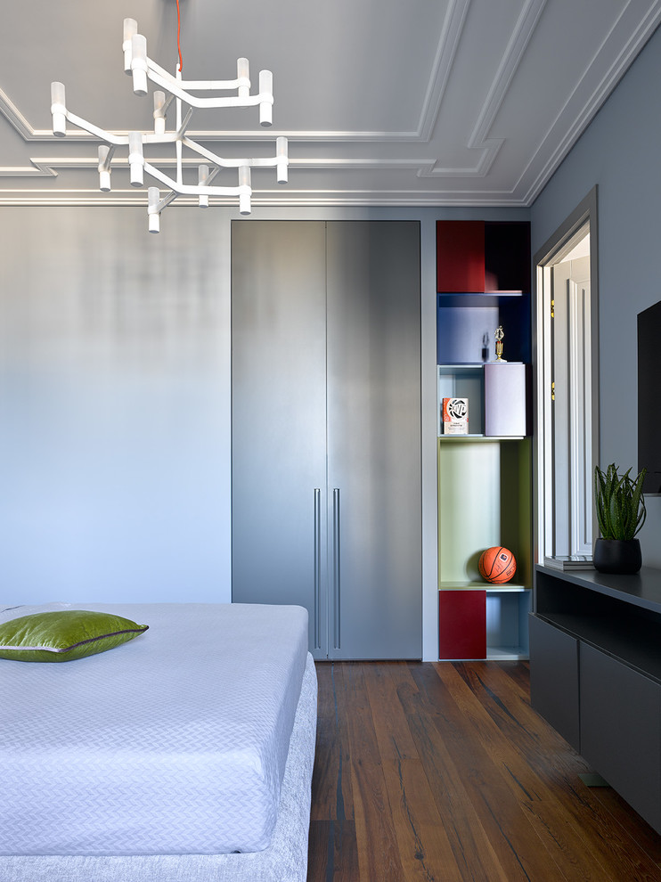 Современная московская квартира с предметами мебели mid-century