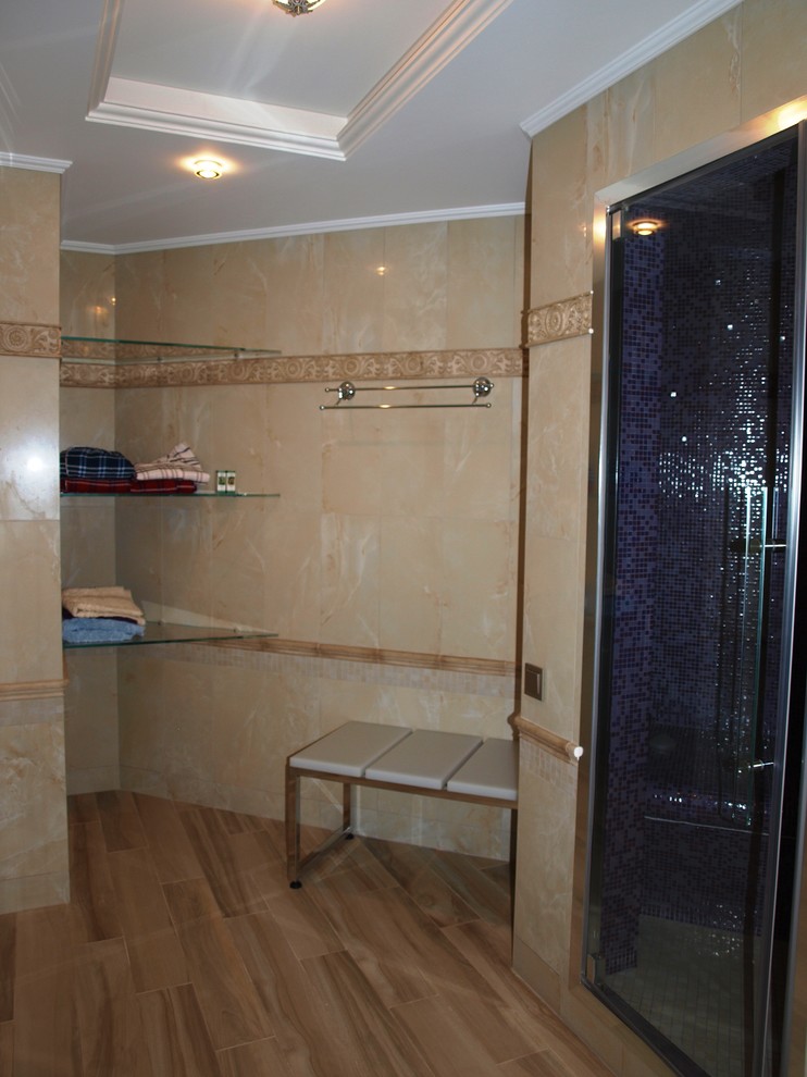 Дом на склоне холма