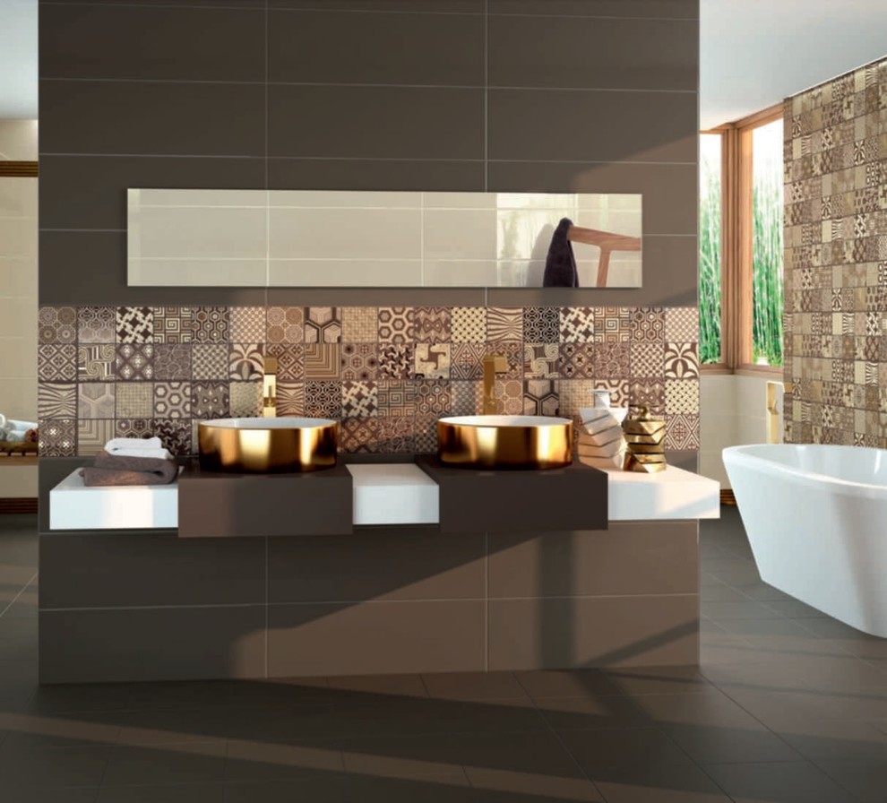 Обложка проекта: Обволакивающие шоколадные тона в ванной с плиткой Dune