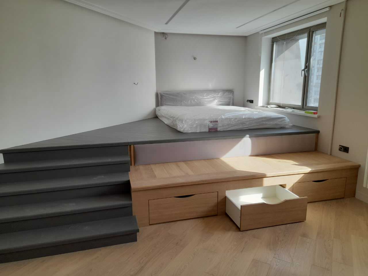 Обложка проекта: Детская с подиумом