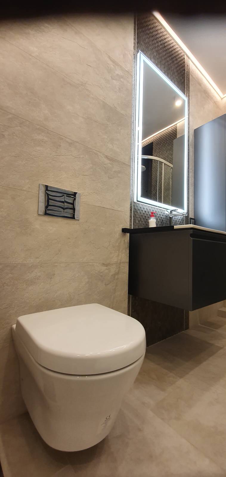 Частная квартира на Пресне, сан/узел с сантехникой ТОТО. Дизайнер Власова Алёна