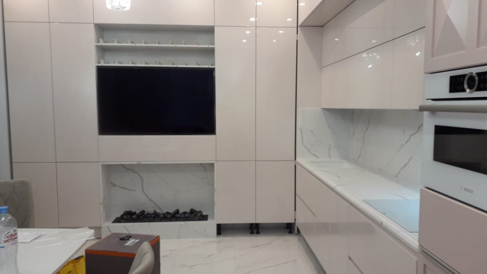 Обложка проекта: Имитированный Камин и столешница из кварцевого агломерата Technistone