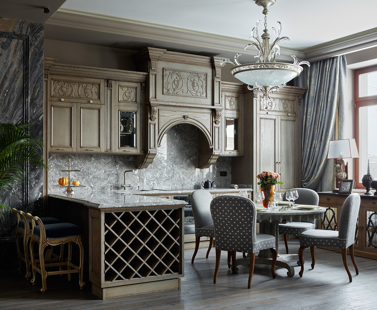 Четыре солнца