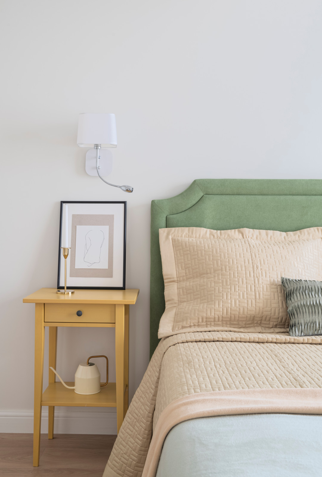 Квартира с акцентами и зеркальной дверью