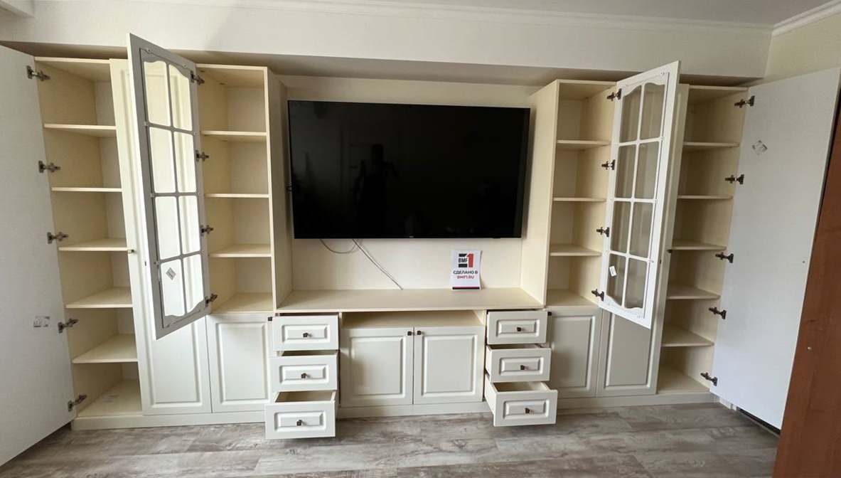 Шкаф в гостиную