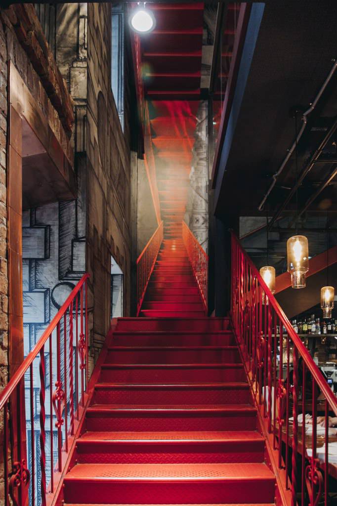 Обложка проекта: Лестницы из металла