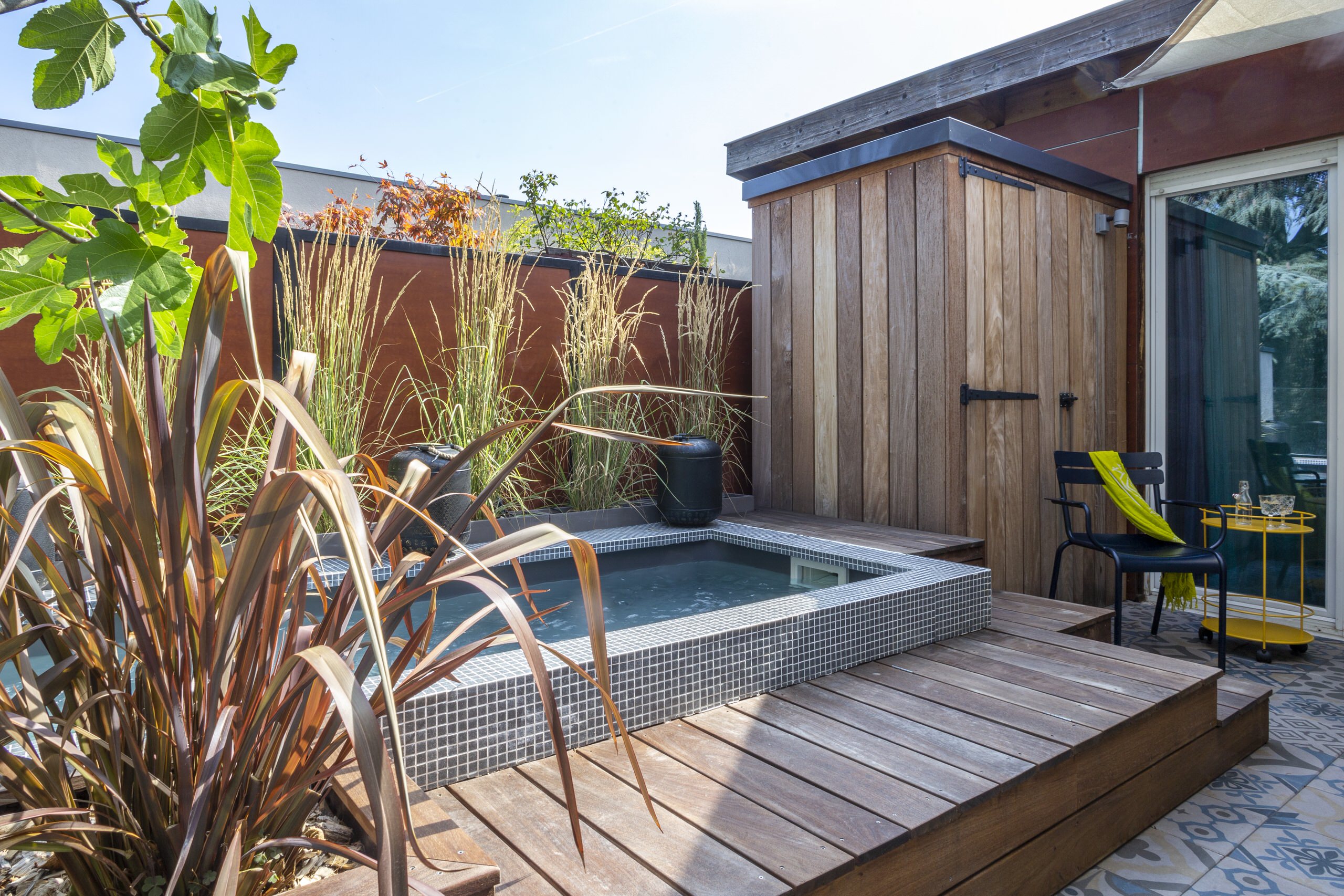 До и после: Квартира под Лионом с бассейном на террасе