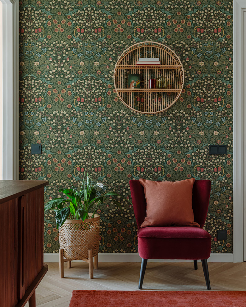 Семейная квартира с красными акцентами и видом на лес