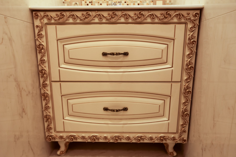 Обложка проекта: Симфония классики в душевой зоне