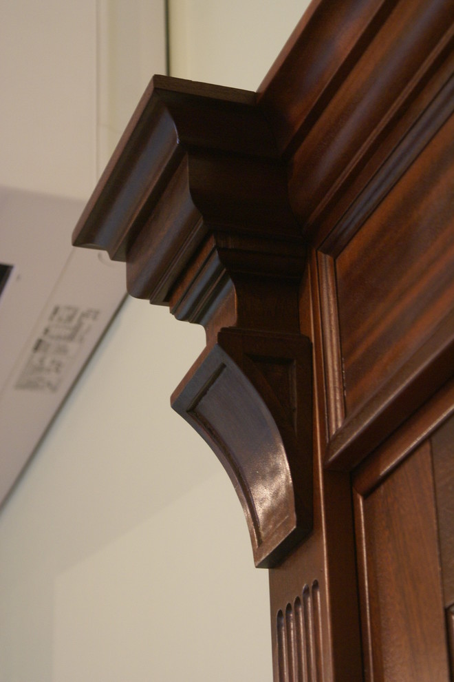 Двери из красного дерева / Solid Mahogany Interior Doors.