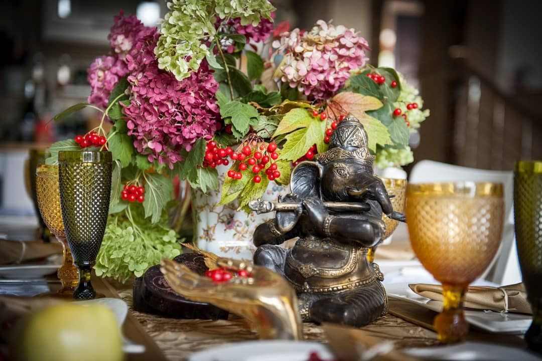 Осенняя сервировка стола в загородном доме