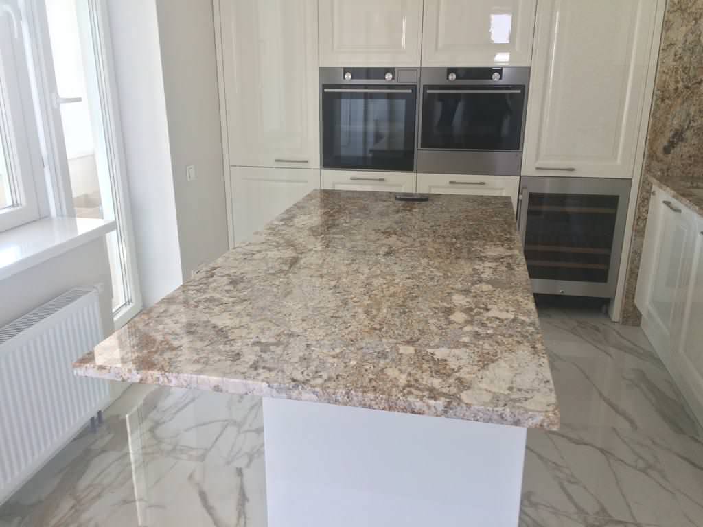 Обложка проекта: Столешница и остров кухня, столешницы в в/к из гранита Sagitarius