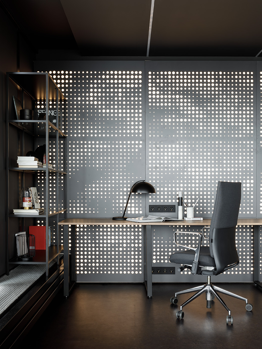 Монохромный минимализм