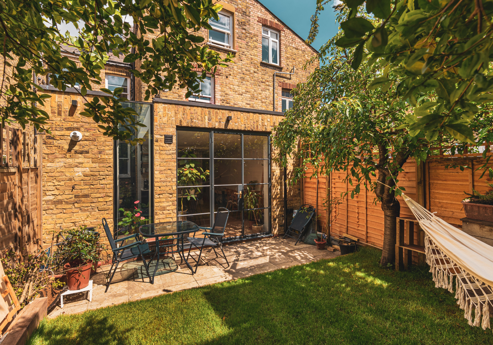 Houzz Британия: Перестройка пристройки — с эффектным окном