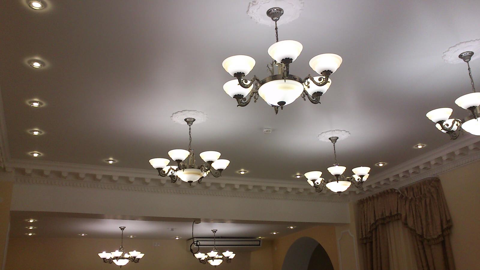 Натяжные потолки