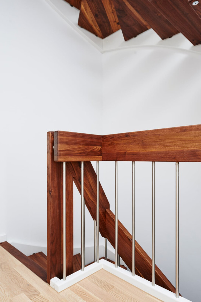 Консольная лестница из дуба