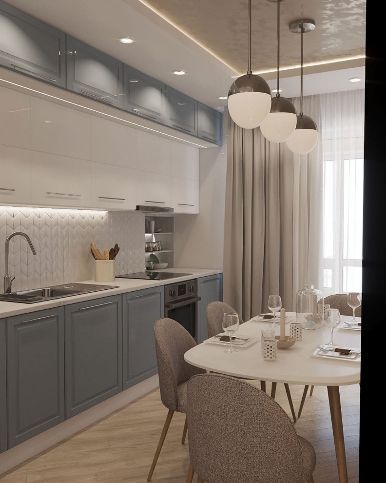 Двухкомнатная квартира со стеклом между гостиной и спальней