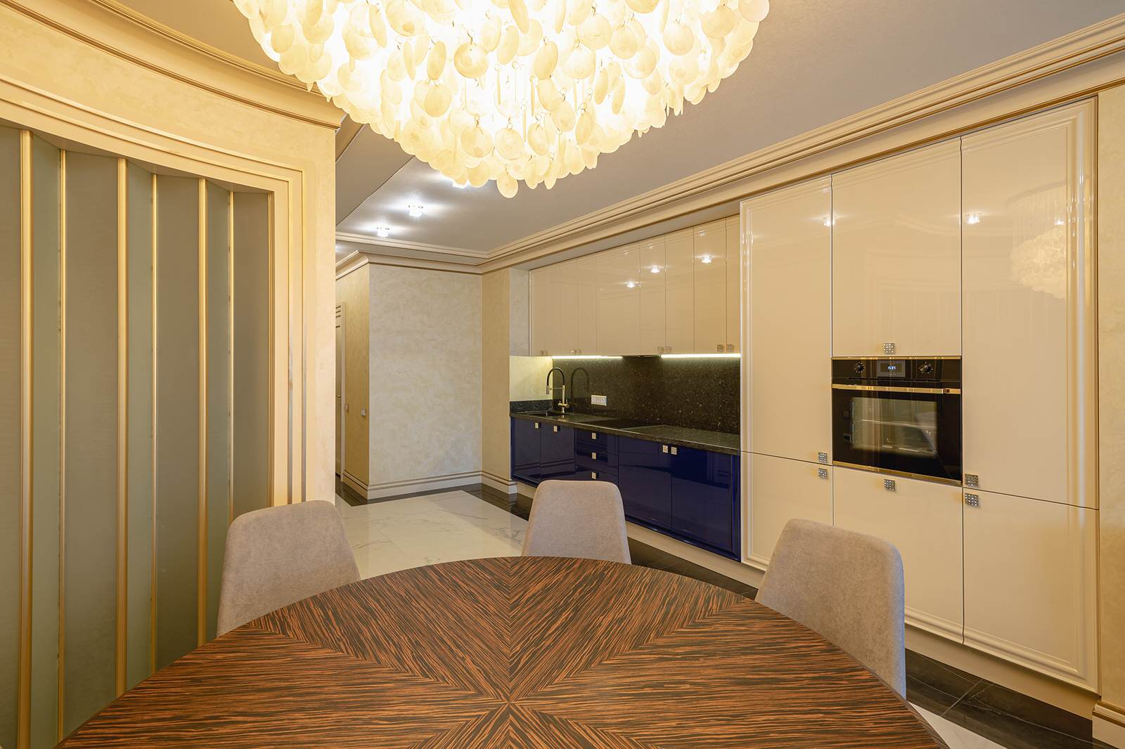 ЖК ЗАЗЕРКАЛЬЕ 407