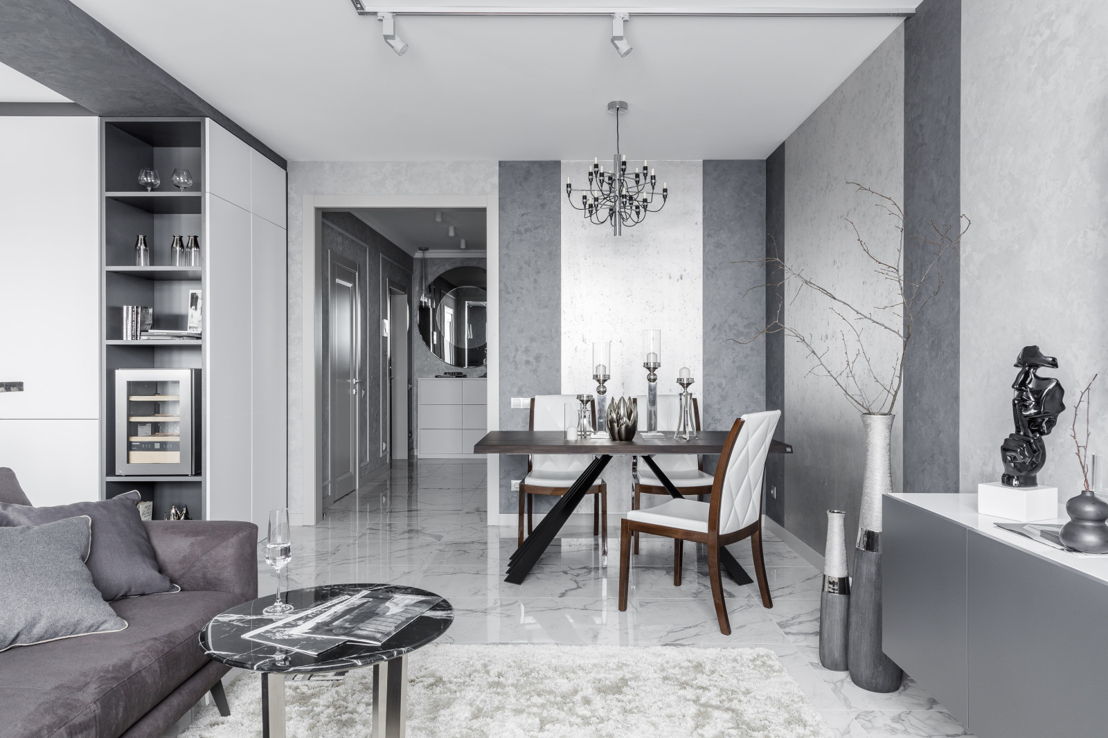 4-х комнатная квартира с черно-белой геометрией