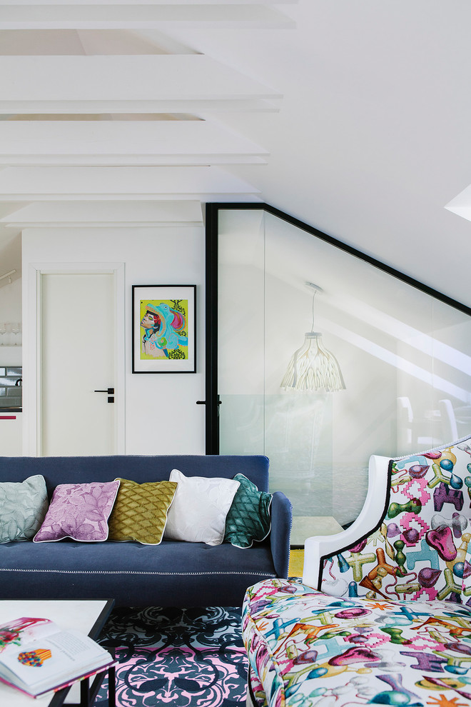 Яркий современный дизайн трехэтажного таунхауса площадью 230 кв.м в КП Бристоль