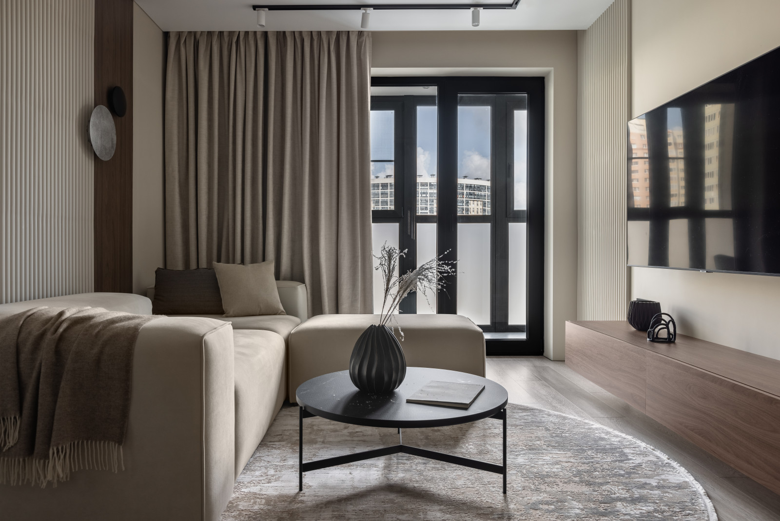 Обложка проекта: ALMOND