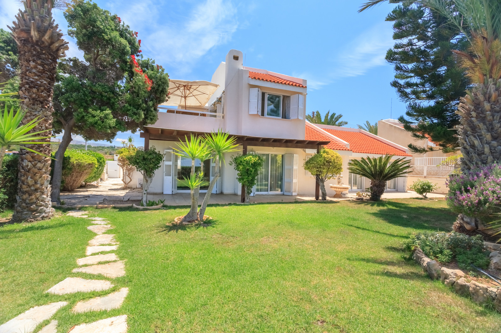 Вилла на берегу моря Кипр, Пафос