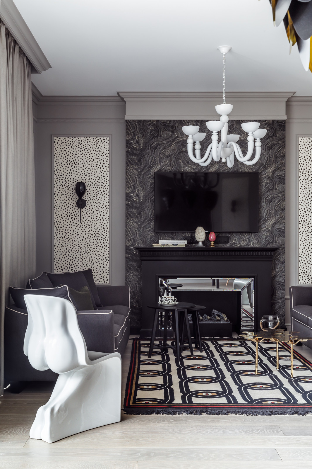 Интерьер таунхауса в монохромной гамме (г.Краснодар)