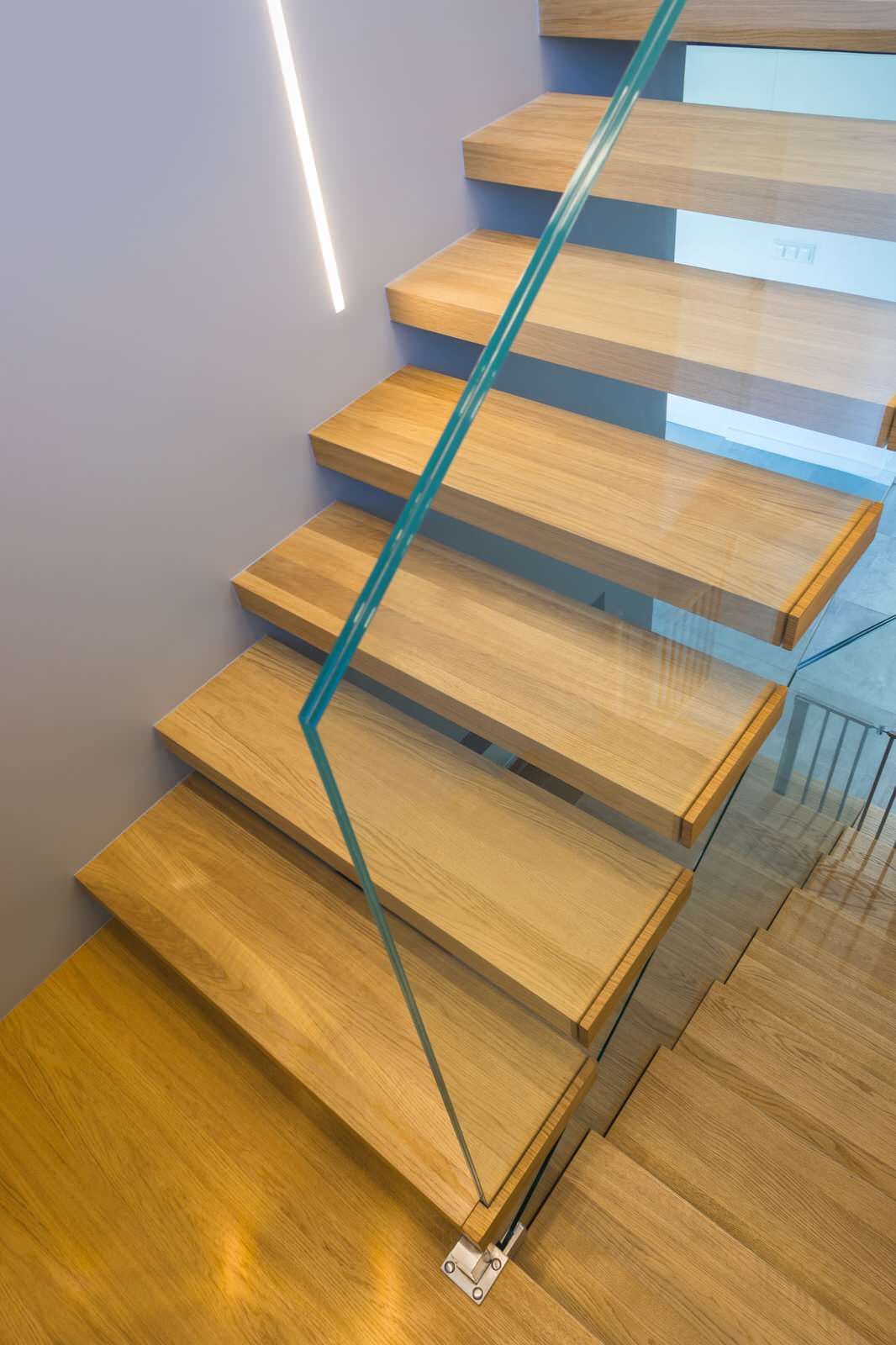 Консольная лестница в загородном доме