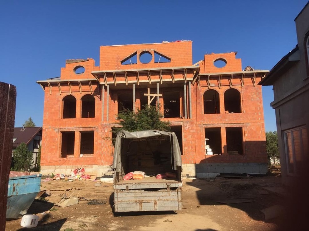 Частный дом в классическом стиле. Натуральный камень