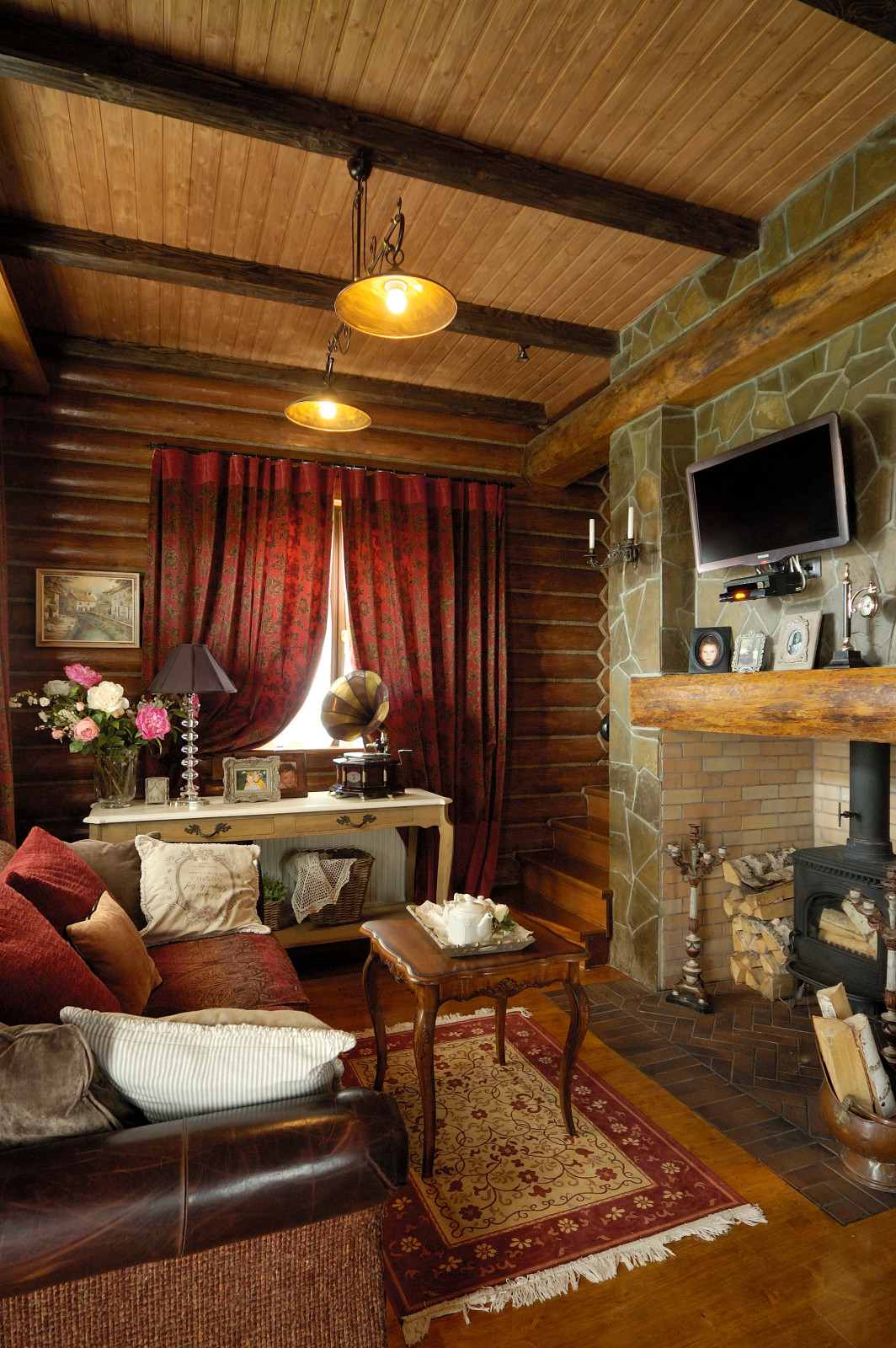 Гостиная в бревенчатом доме