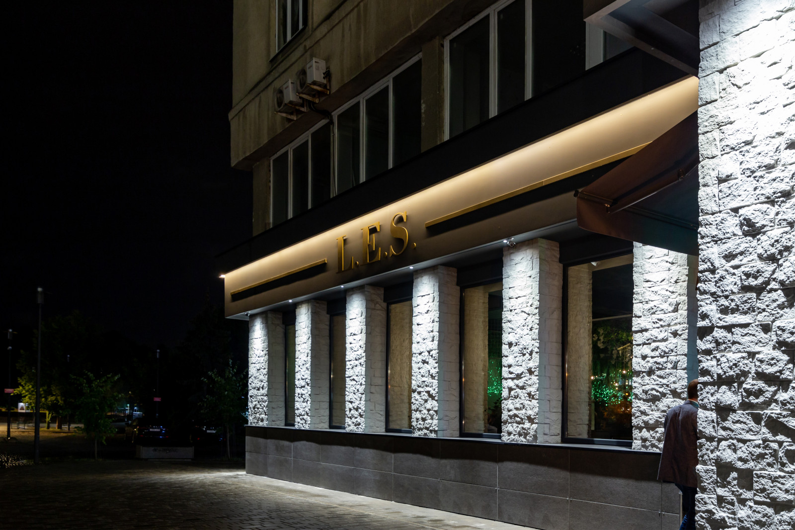 Обложка проекта: Ресторан L.E.S.