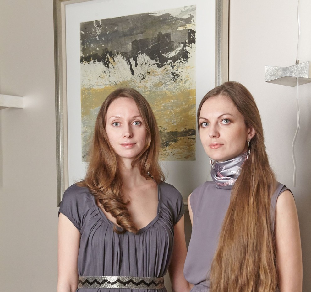 Houzz тур: Двухуровневая квартира с изящной обстановкой и арт-лестницей