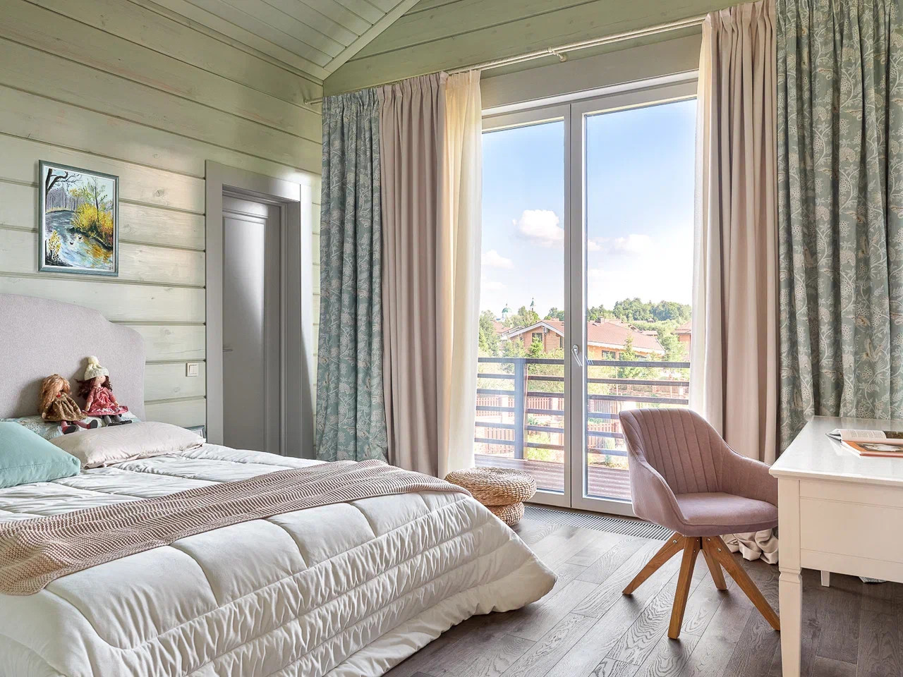 Дом из клееного бруса в стиле шале