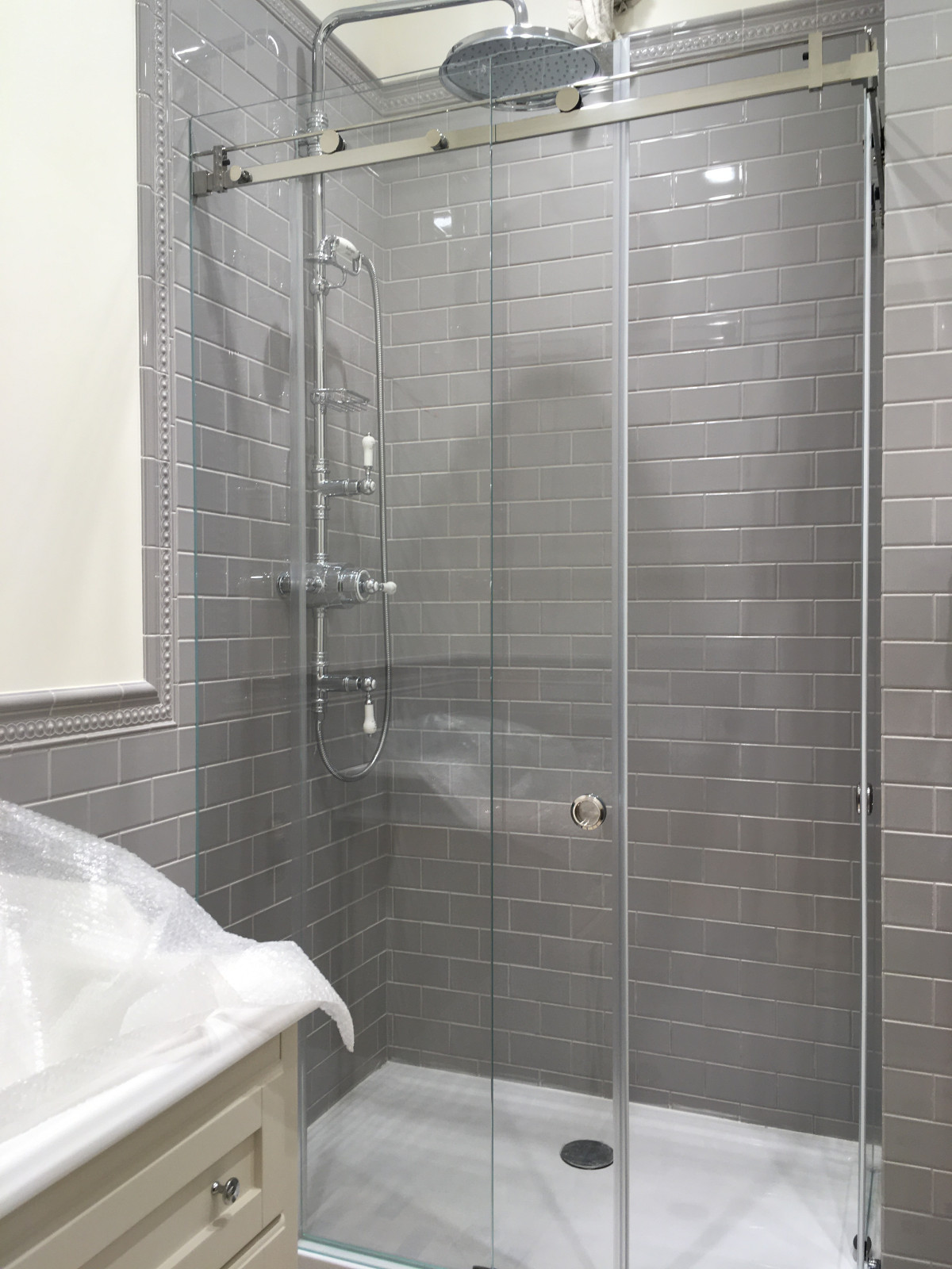 Обложка проекта: Душевая кабина в квартире