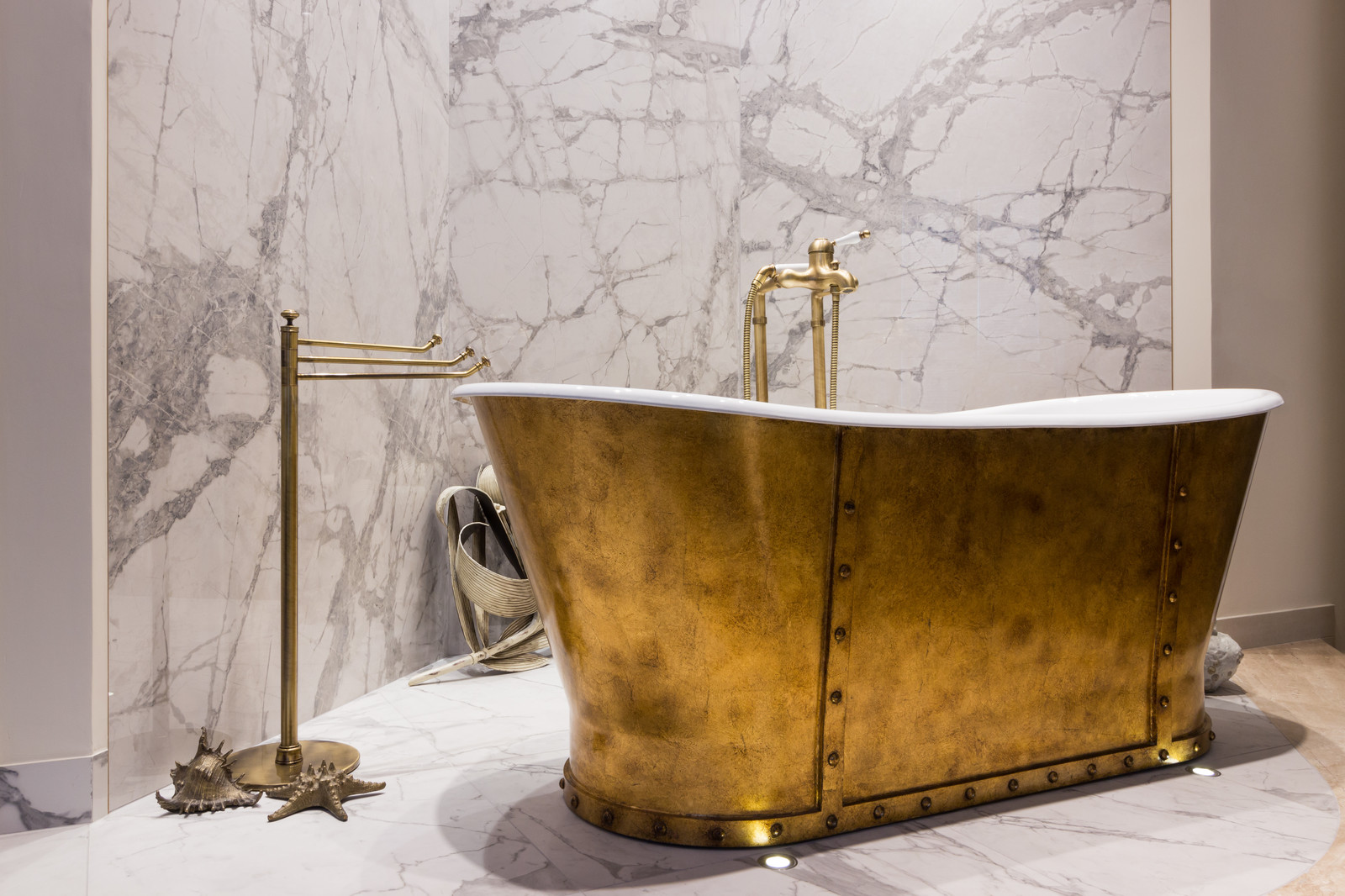 МАЛАЯ КОНЮШЕННАЯ