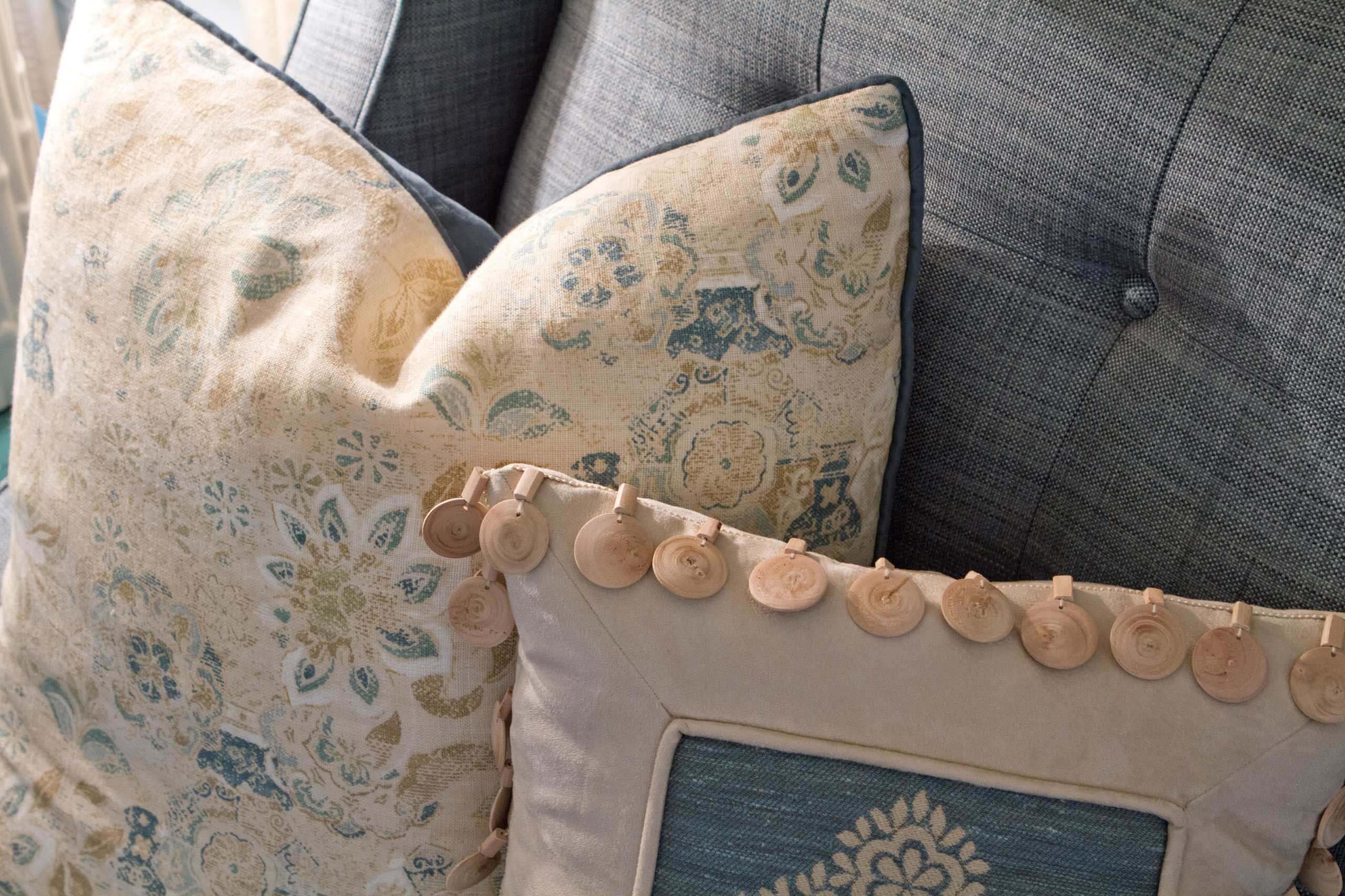 Декоративные подушки: Выбираем и разбрасываем их правильно