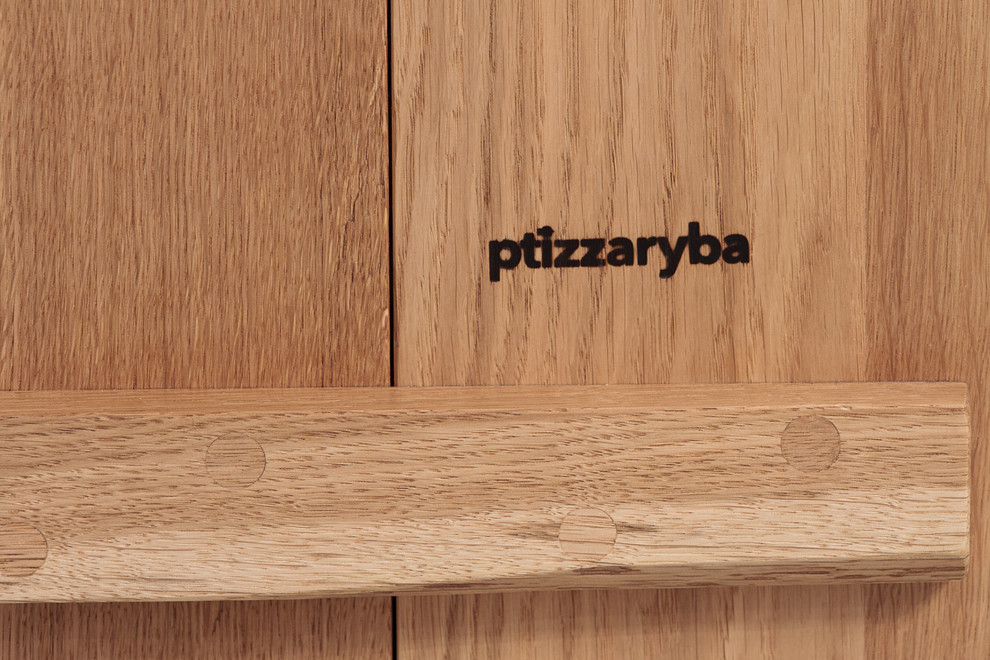 Шкаф из массива дуба