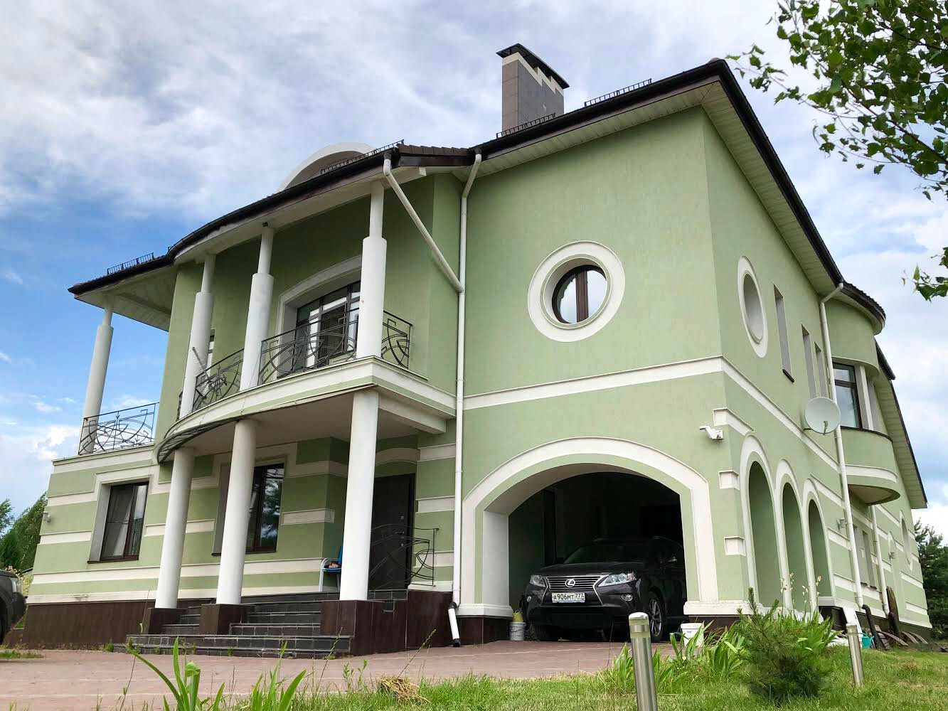 Двухтажный дом в д. Пятница