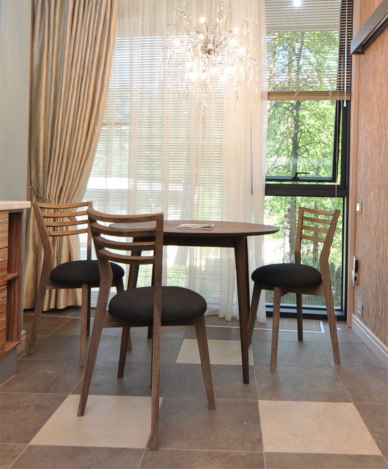 Обложка проекта: Мебель из тика, как акцентный элемент интерьера