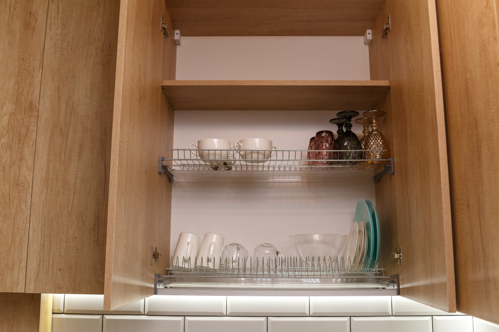 Кухня современная в двух цветах