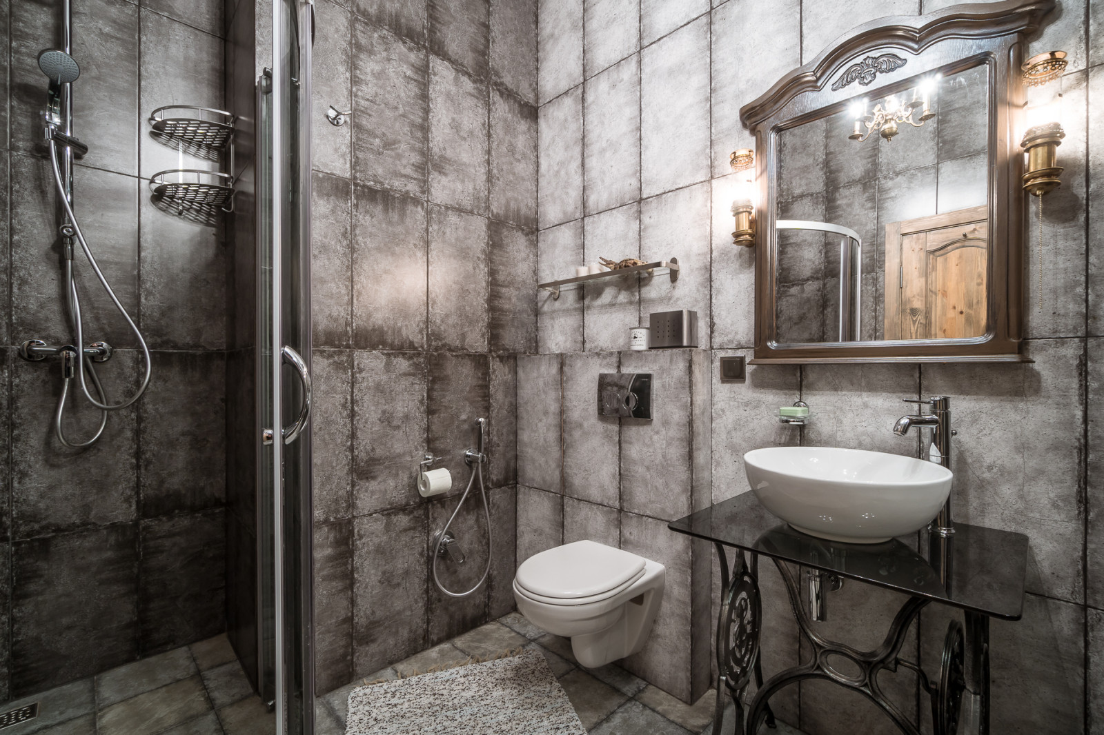 Обложка проекта: Apartment with Fusion Design and Vintage Furniture in St. Petersburg