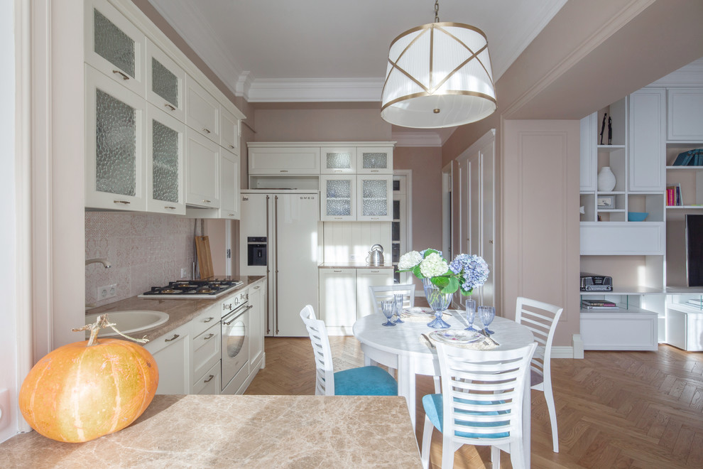 Neoclassical apartment