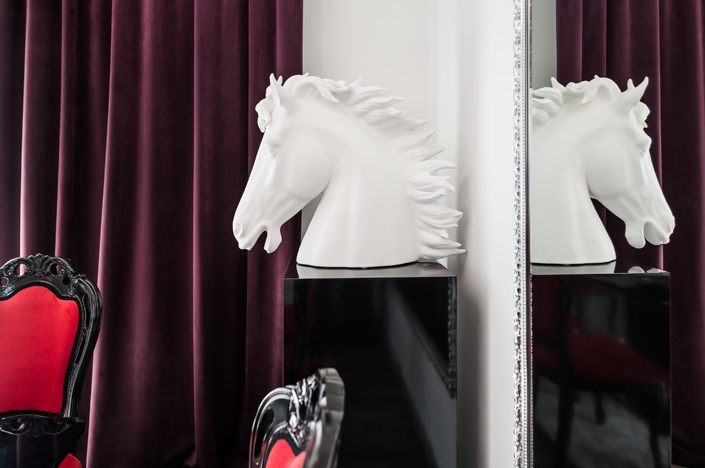 Обложка проекта: Дом с лошадиным бюстом